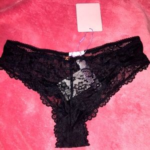 NWT Savage X Fenty Lace Cheeky Undies